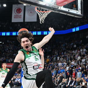 EUROLEAGUE_ANADOLU EFES_PAOBC_AKTOR_3o PAIXNIDI