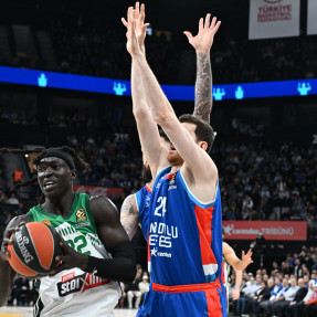 EUROLEAGUE_ANADOLU EFES_PAOBC_AKTOR_3o PAIXNIDI