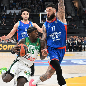 EUROLEAGUE_ANADOLU EFES_PAOBC_AKTOR_3o PAIXNIDI