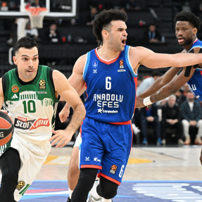 EUROLEAGUE_ANADOLU EFES_PAOBC_AKTOR_3o PAIXNIDI
