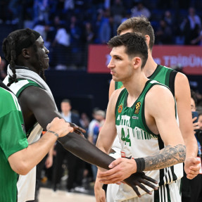 EUROLEAGUE_ANADOLU EFES_PAOBC_AKTOR_3o PAIXNIDI