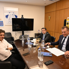 Συνάντηση καε παο στον υπουργό