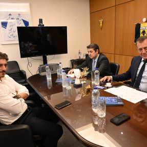 Συνάντηση καε παο στον υπουργό