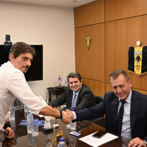 Συνάντηση καε παο στον υπουργό