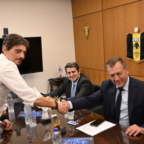 Συνάντηση καε παο στον υπουργό