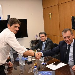 Συνάντηση καε παο στον υπουργό